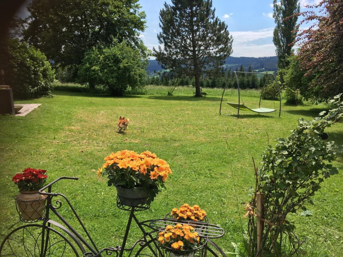Naturforsthaus Ferienwohnung Fuer Hunde- Und Tierverbundene Menschen Preitenegg Exterior foto